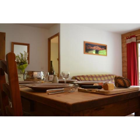 2 bedroom Apartment in Les Houches Stone's throw from Prairon lift