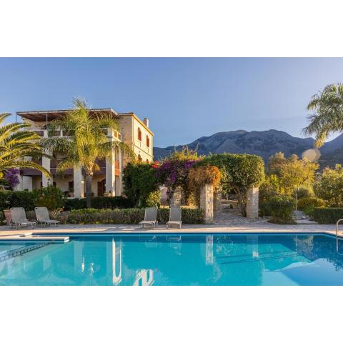 ~ALONI HOUSE~ private villa with pool, up to 10pax