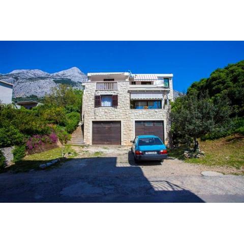 Apartments with a parking space Makarska - 11418