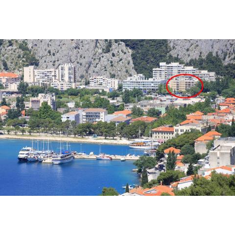 Apartments with a parking space Omis - 16952