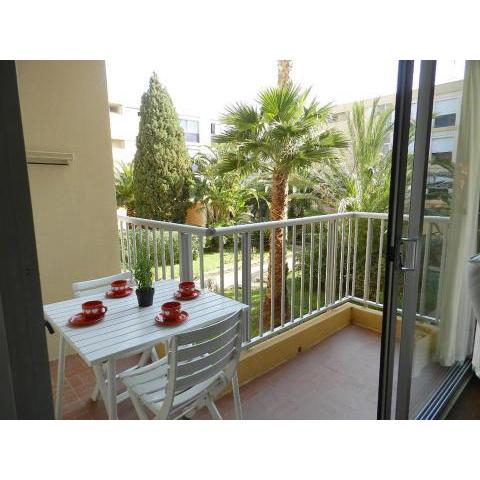 Appartement Le Lavandou, 3 pièces, 4 personnes - FR-1-713-77