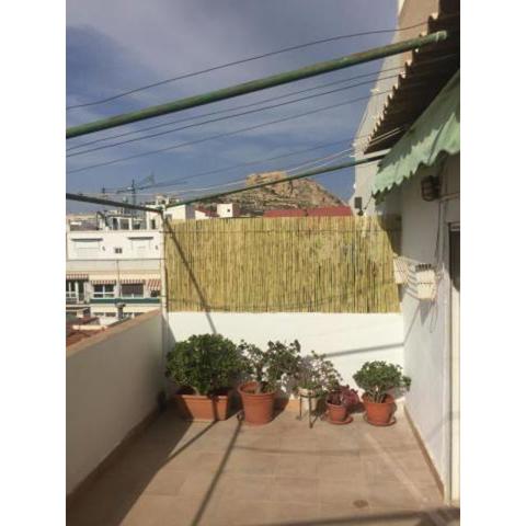 ÁTICO CÉNTRICO JUNTO A LA PLAYA