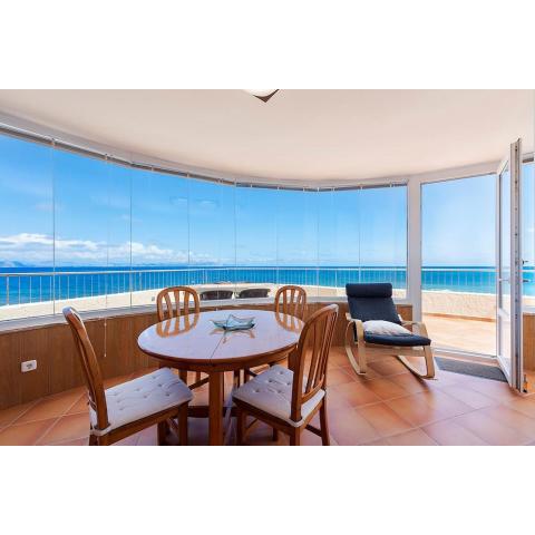 Beautiful Sea View Front-Line Apartment & Terraces