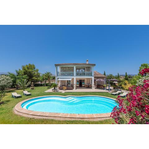Can Costa - Quiet Villa with Private Pool
