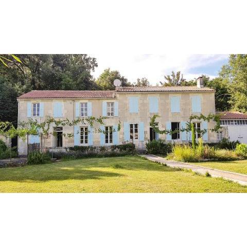 ENTRE PIERRE ET BOIS