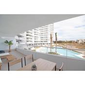 Global Properties, Apartamento con terraza y vistas a la piscina en Gran Canet