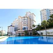 Gorgeous views close to Marina!