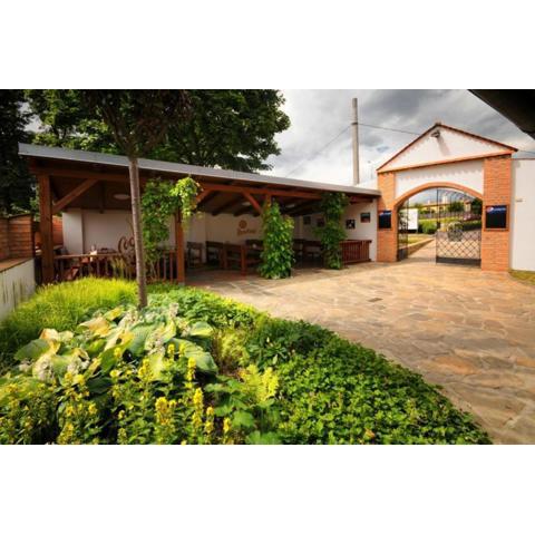 Hotel Restaurant Na Statku