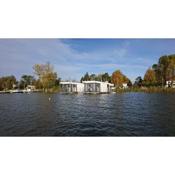 Houseboat ARKA 1 domki na wodzie