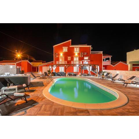 Luxury villa with a swimming pool Turanj, Biograd - 18274