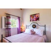 Mary-Helen Home - spacious cottage