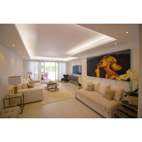 New - Luxury Apartment 1st line beach Puerto Banus