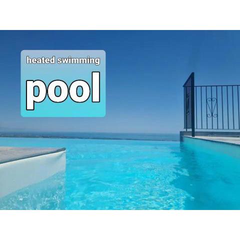 Open Land Holiday Suite