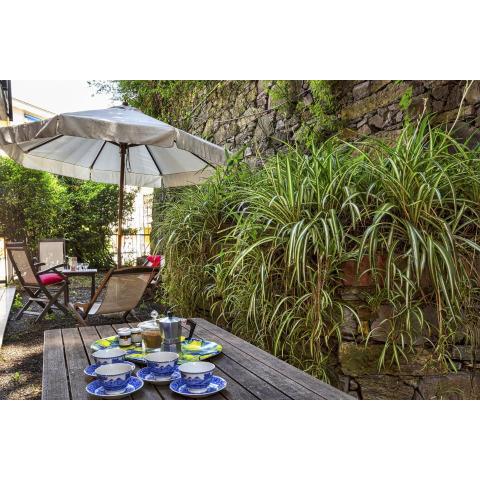 Relax in giardino a due passi dal porto by Wonderful Italy