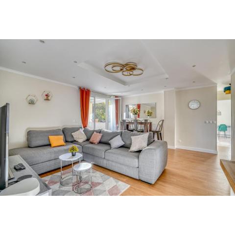 Standing-5 Bedrooms -Free Parking -10mn from PARIS Gare du NORD