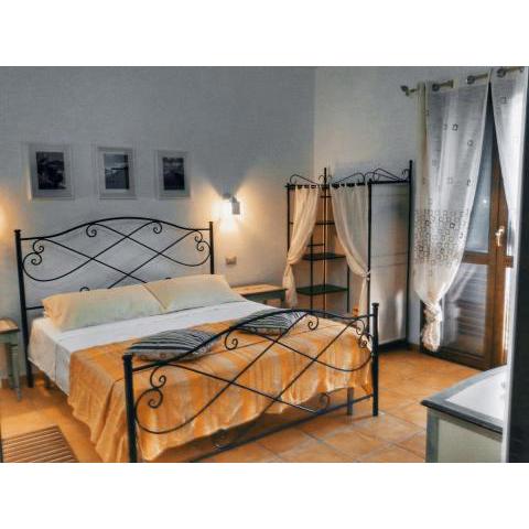 STELLA DORADA BEDROOMS a 5 minuti dal mare, con clima, balcone, frigo, zanzariere e TV