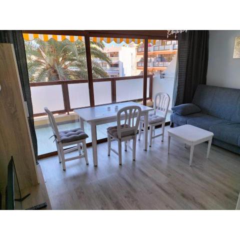 Sunny Apartment Australia by Yumbo