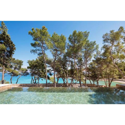 Vale Residence - exclusive & private property by the sea