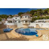 Villa Condor by Abahana Villas