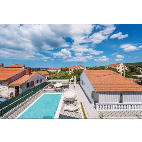 VILLA FAMILY SUKOŠAN, ZADAR