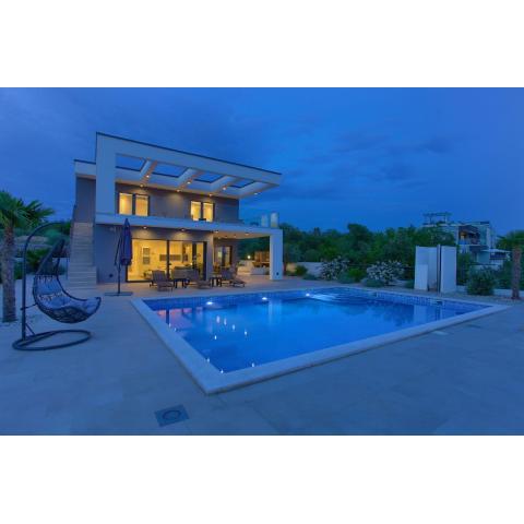 Villa QUADRA with heated pool